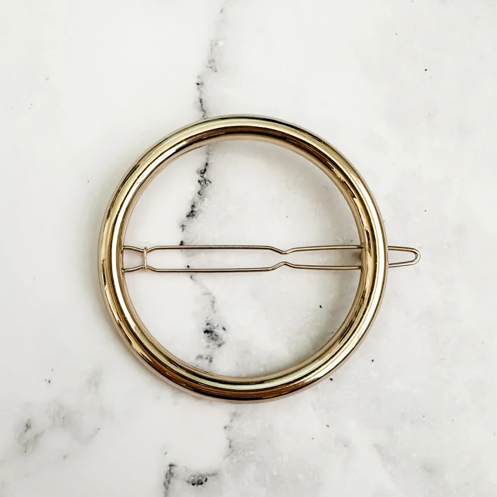 ✨4/$20 Chloe + Isabel x Jen Atkin Circle Barrette - Picture 2 of 4